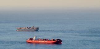 Fuerzas especiales de EE.UU. interceptan un carguero entre China e Irán y destruyen su carga