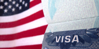 Macron, indignado con EE.UU., lo acusa de intimidación y coerción