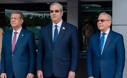 El político de raza solo ve posibilidades y proyecciones. Nunca se guía por sus emociones. Lamentablemente, Leonel y Danilo son lo opuesto. Sus resentimientos y odios mutuos les ahogan. Mientras, Abinader sigue sus aprestos de haitianización de la vida dominicana