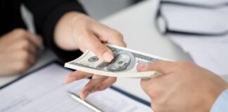 El dólar ronda los 63.90 pesos en la banca comercial este 24 de diciembre