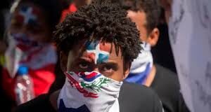 Es hora de crear un fondo soberano que se nutra de las ganancias por las tierras raras y otros recursos naturales, la corrupción desde el poder y tanto la económica como la de gobierno y también de la evasión fiscal y como la única manera de frenar en seco la corrupción generalizada