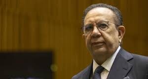 El sistema monetario que conocemos se está viniendo abajo y las economías buscan oro, ¿la gobernación del Banco Central le ha advertido al presidente Abinader sobre la novedad?