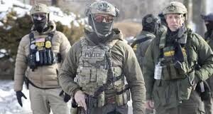 El ICE amplia su poder para que agentes puedan arrestar a personas sin órdenes judiciales