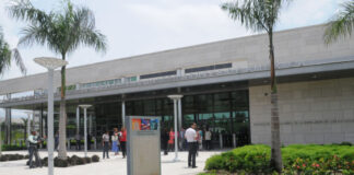 Denunciar a un gobierno extranjero una anomalía local sobre un hecho político interno. Es un comportamiento difícil de entender. Menos, si quien lo hace se vanagloria y entonces pasa a traición y que como asunto de orden público, debe ser enfrentado como tal