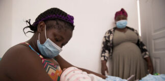 El número de partos de parturientas haitianas sigue en descenso en hospitales criollos