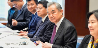 «Europa encontró el coraje para dialogar con Rusia»: Wang Yi comenta la crisis ucraniana en Múnich