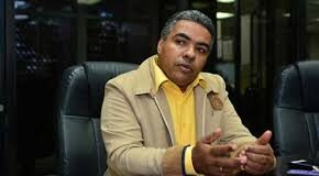 CNTU lanza ruta de autobuses eléctricos en la avenida Kennedy con Núñez: pasaje costará 35 pesos Esto no es política ni promesas. Es una combinación de buena voluntad y compromiso con la gente que necesita transportarse seguro y más barato, dijo su presidente Pérez Figuereo, durante el lanzamiento