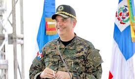 Después que los dos gobiernos de los Vicini (1962-1965) desmantelaron las Fuerzas Armadas y destruyeron los servicios tecnológicos militares y la fábrica de armas y la de pólvora. Abinader inicia el rescate de las instituciones militares