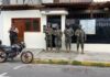 Reportan militares ecuatorianos afuera de la Embajada de Cuba en Quito