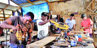 Anticipos afectan liquidez de microempresas y frenan su formalización, dice funcionario