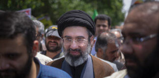 Irán elige al nuevo líder supremo del país de 56 años