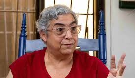 ¿Quiere decir, que un espacio de no más dos kilómetros cuadrados donde se encuentra una laguna y su particular biodiversidad es más importante que los 50 mil kilómetros cuadrados del territorio nacional y por eso, bioterroristas se oponen al puerto espacial en Pedernales?