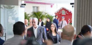 Un gobierno en falta y vigilado, no es uno que inspire confianza y mucho menos, cuando el accionar “sinuoso” de la embajadora estadounidense le tiene al salto de la pulga