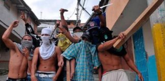 La degradación cívica y moral de dominicanos nacidos desde el 2008 a este año y en particular de adolescentes entre doce y quince años es más que alarmante. Es como si de golpe, determinadas familias económicamente degradadas fueran incapaces de llevar orden y moralidad entre los suyos