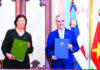 Presidente de República Dominicana firma acuerdo estratégico con la presidenta de la República de Surinam