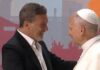 Antonio Banderas ante el papa: “Confieso que soy víctima del hechizo de Dios”