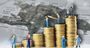La economía dominicana triplica su crecimiento en comparación con la región, pero las brechas persisten
