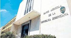 El TC ordena al Banco Agrícola devolver RD$8 millones a hombre y fija límites a retención de bienes
