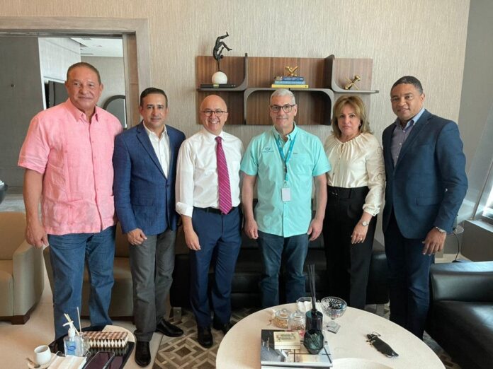 Domínguez Brito encabeza visita de cortesía a Gonzalo Castillo junto a miembros Comité Político PLD