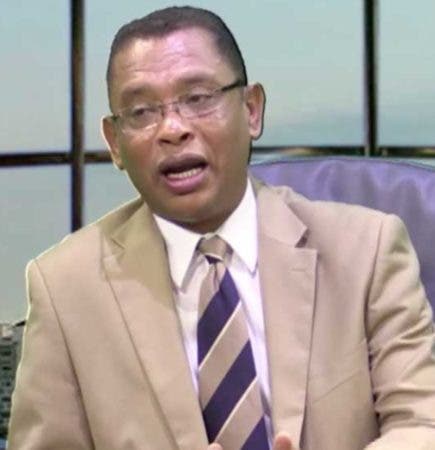 Dos politologos analizan precampana a destiempo