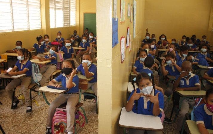 En escuelas no hay espacio para cumplir protocolo contra Covid