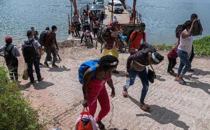 Haitianos saturan migración mexicana