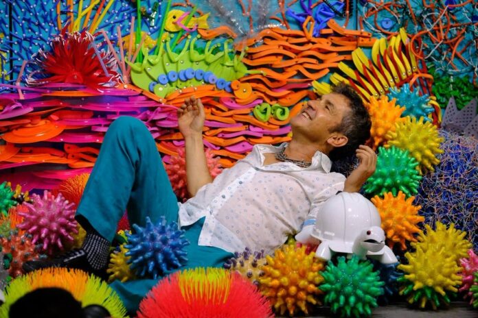 Federico Uribe en la obra de arte del Latin Grammy