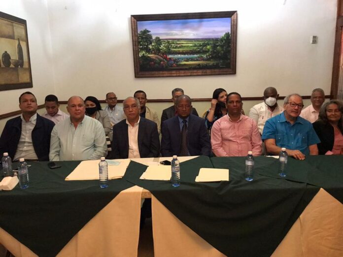 Danilo Medina; Juramentará nuevos miembros del PLD en Santiago