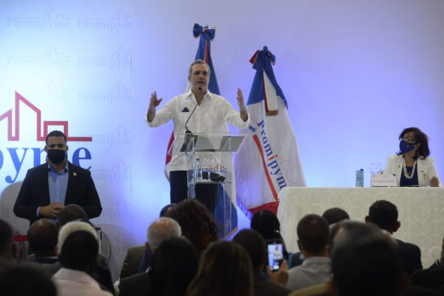 Abinader Que me sigan criticando porque yo voy a seguir