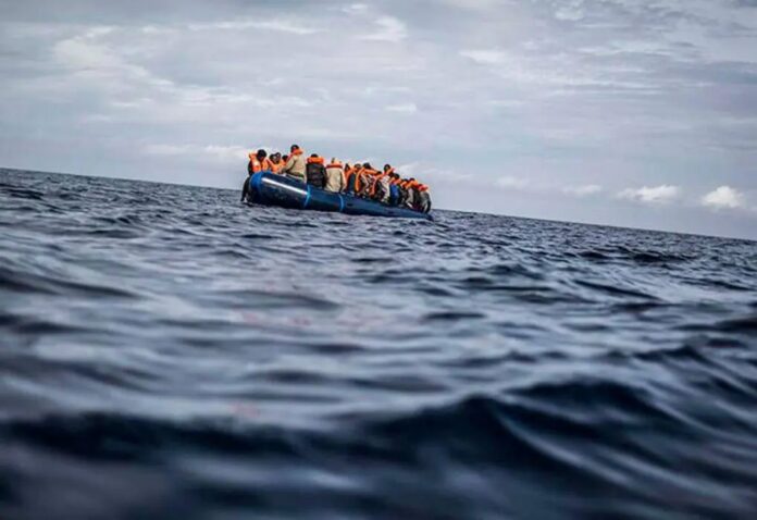 Al menos 11 muertos en un naufragio de inmigrantes cuando navegaban a España