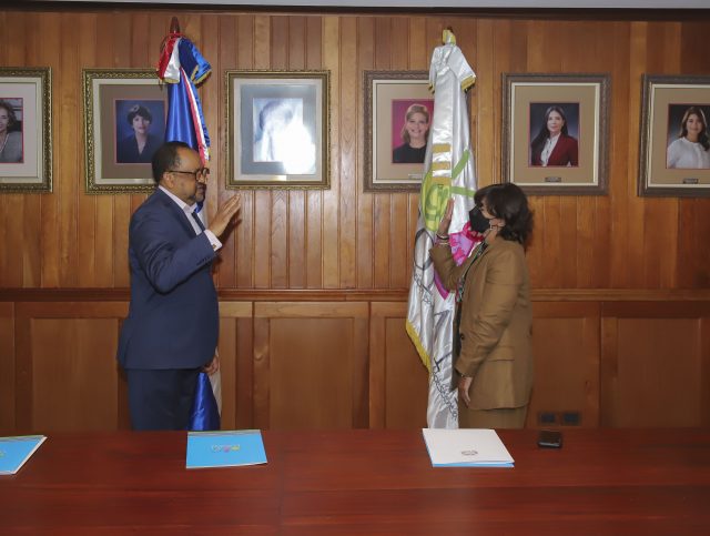 Ana Morun toma posesión como nueva presidenta ejecutiva del Conani