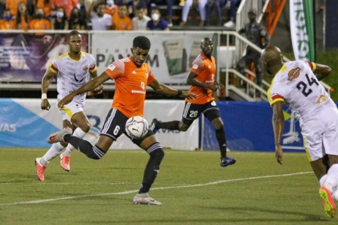 Cibao y Vega Real se juegan el título de campeón del fútbol dominicano