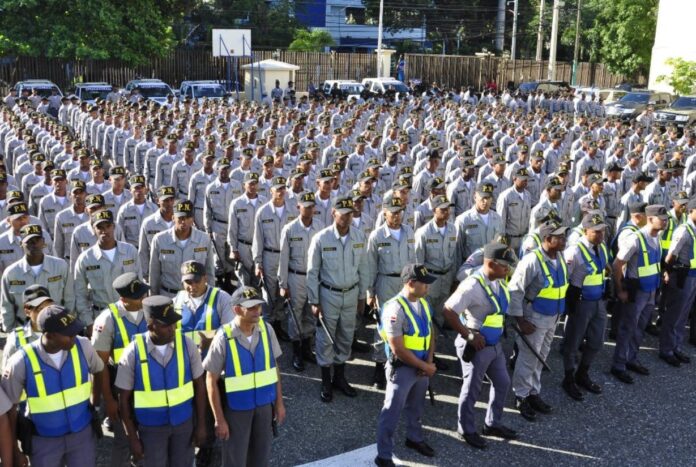 Comisión cita problemas afecta desempeño Policía Nacional
