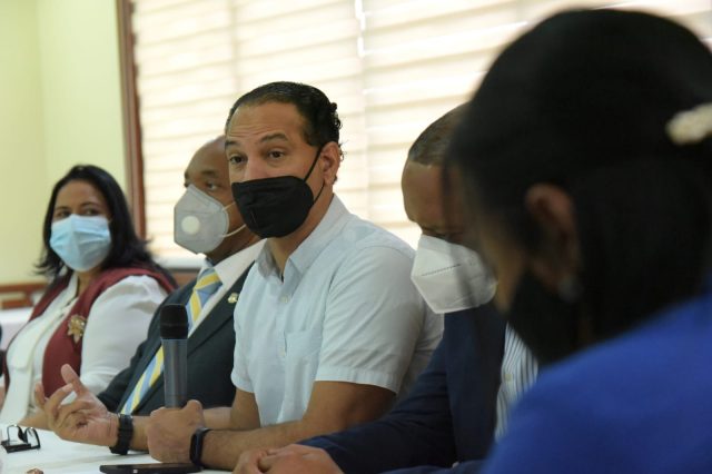 Diputados reciben propuesta de Jose Laluz que busca mejorar contenido