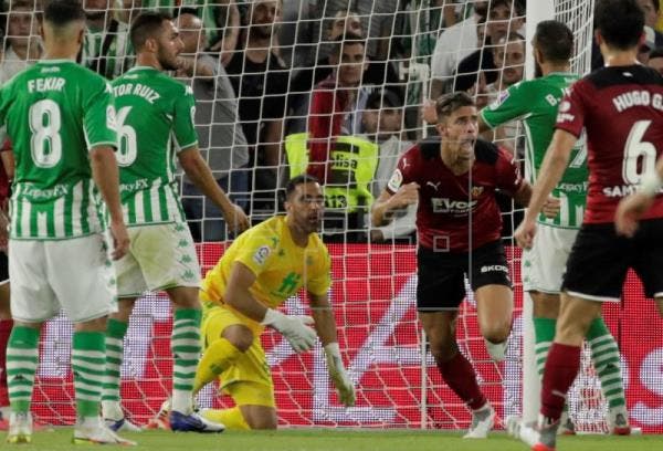 El Betis se gusta ante un Valencia que agudiza su