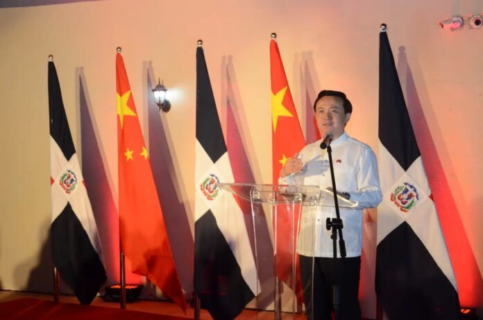 Embajada junto a Casa de China realizan doble celebración</h1> <h3>Trabajan para ampliar intercambio y cooperación en pro de alcanzar un nuevo desarrollo de las relaciones bilaterales en beneficio de los ciudadanos.</h3>
