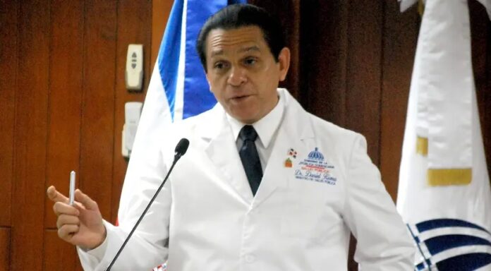 Gobierno ha invertido sumas millonarias para enfrentar el Covid, afirma ministro de Salud