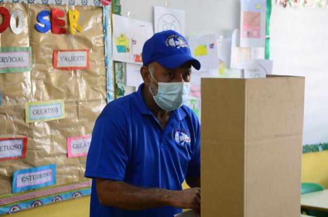Maestro Eduardo Hidalgo Hidalgo se proclama ganador de elecciones de ADP agradece a