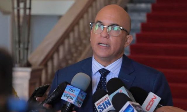 Luis Abinader suspende viaje a cumbre del clima