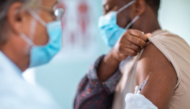 Mas de 13 millones de dosis contra el COVID 19 han