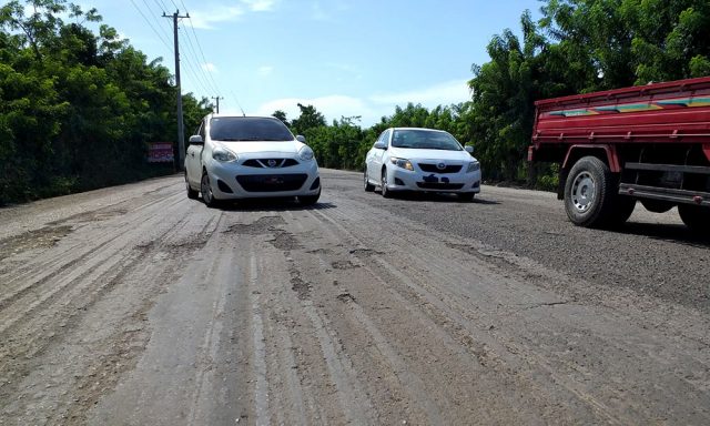 Protestan por carreteras y por extraer materiales