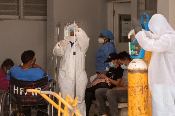 Salud Pública reporta dos fallecidos por coronavirus y 811 casos nuevos