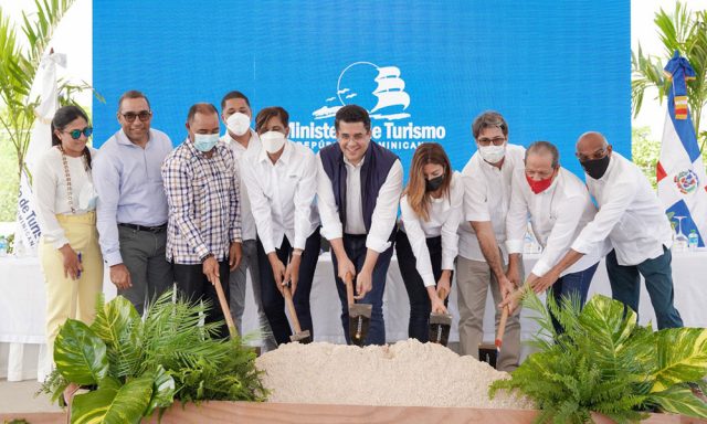Turismo inicia trabajos en la playa de Macao