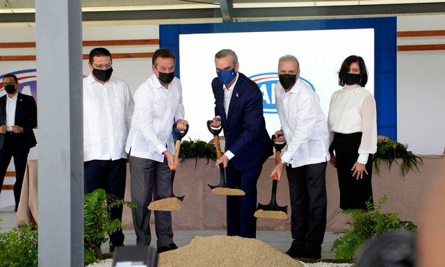 Abinader asegura gobierno trabaja por economia abierta