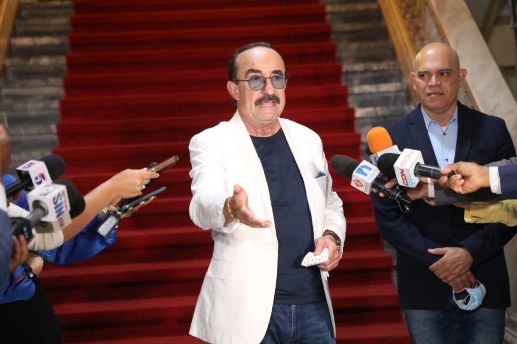 Abinader recibe visita del pianista Raul Di Blasio