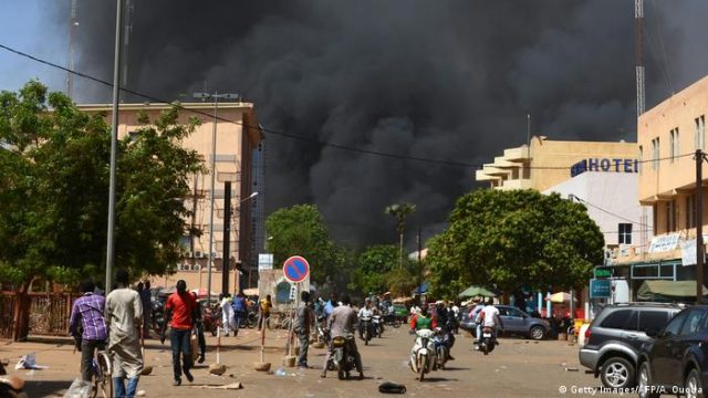 Al menos 20 muertos en un ataque terrorista en Burkina Faso Al menos 20 muertos en un ataque terrorista en Burkina Faso
