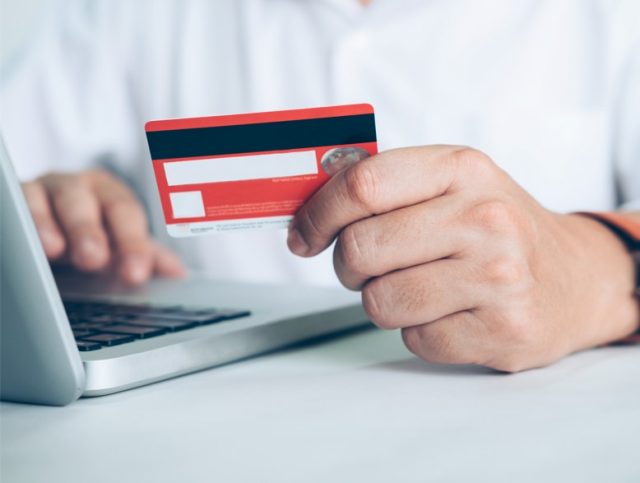 Compras por Internet con tarjetas emitidas por los bancos crecieron