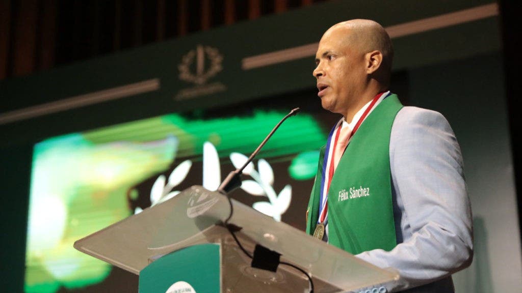 El Pabellon exalta sus deportistas de clase 2021