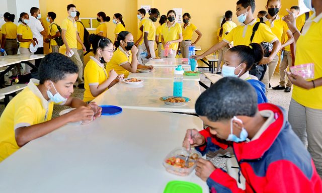 Empresarios denuncian irregularidades en el almuerzo escolar