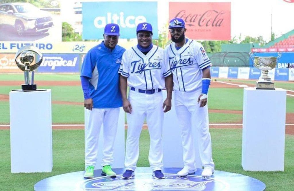 Licey despide a Anderson Hernandez con emotiva ceremonia
